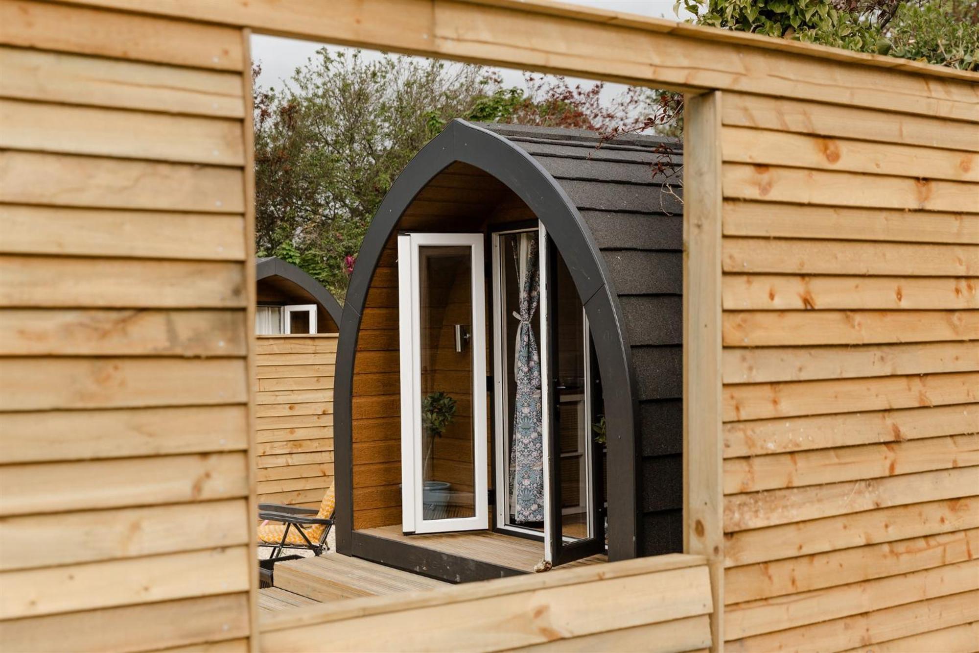Campismo de Luxo The Downs Stables Glamping Pod Theos Charm *