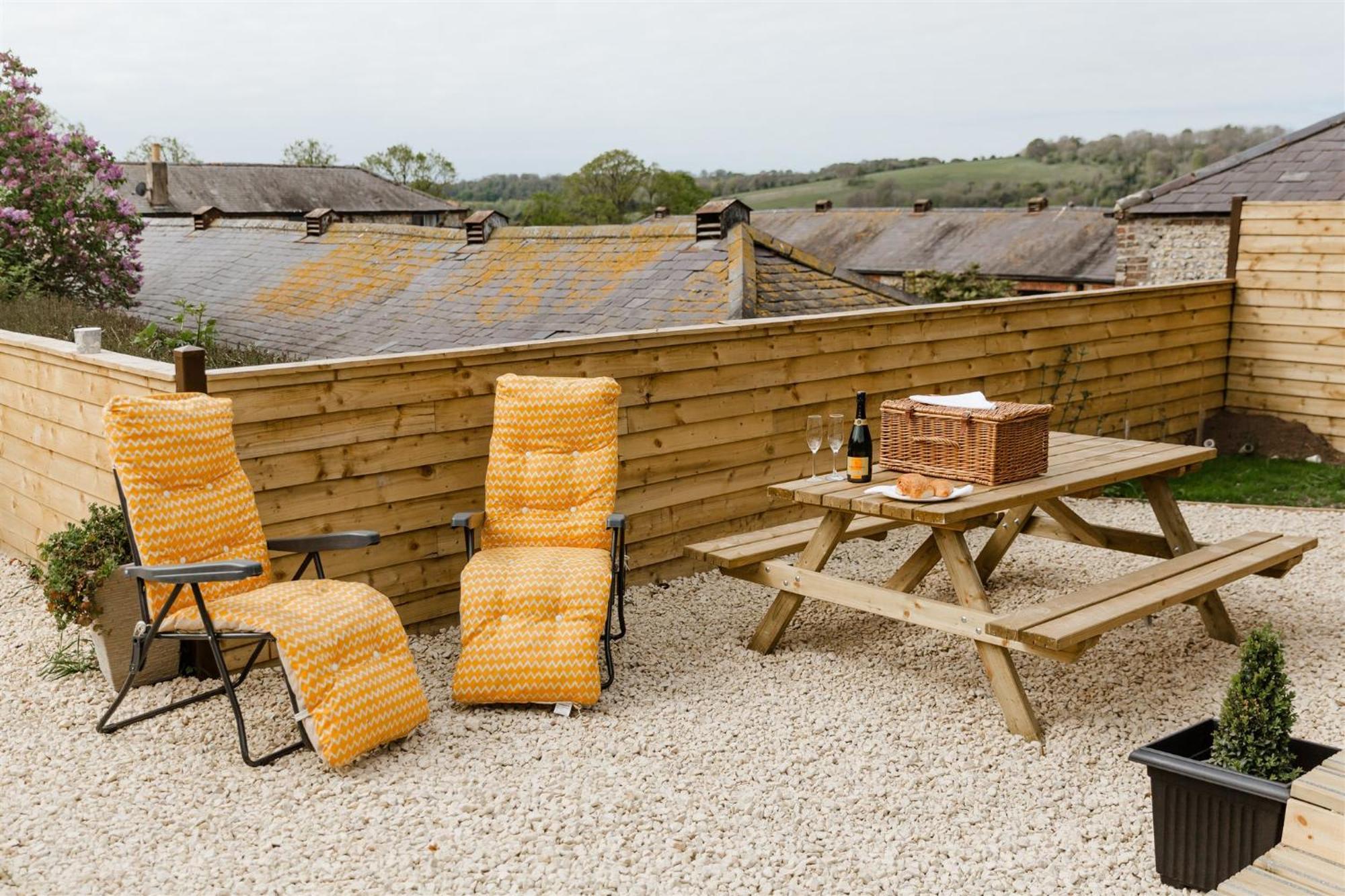 The Downs Stables Glamping Pod Theos Charm Findon