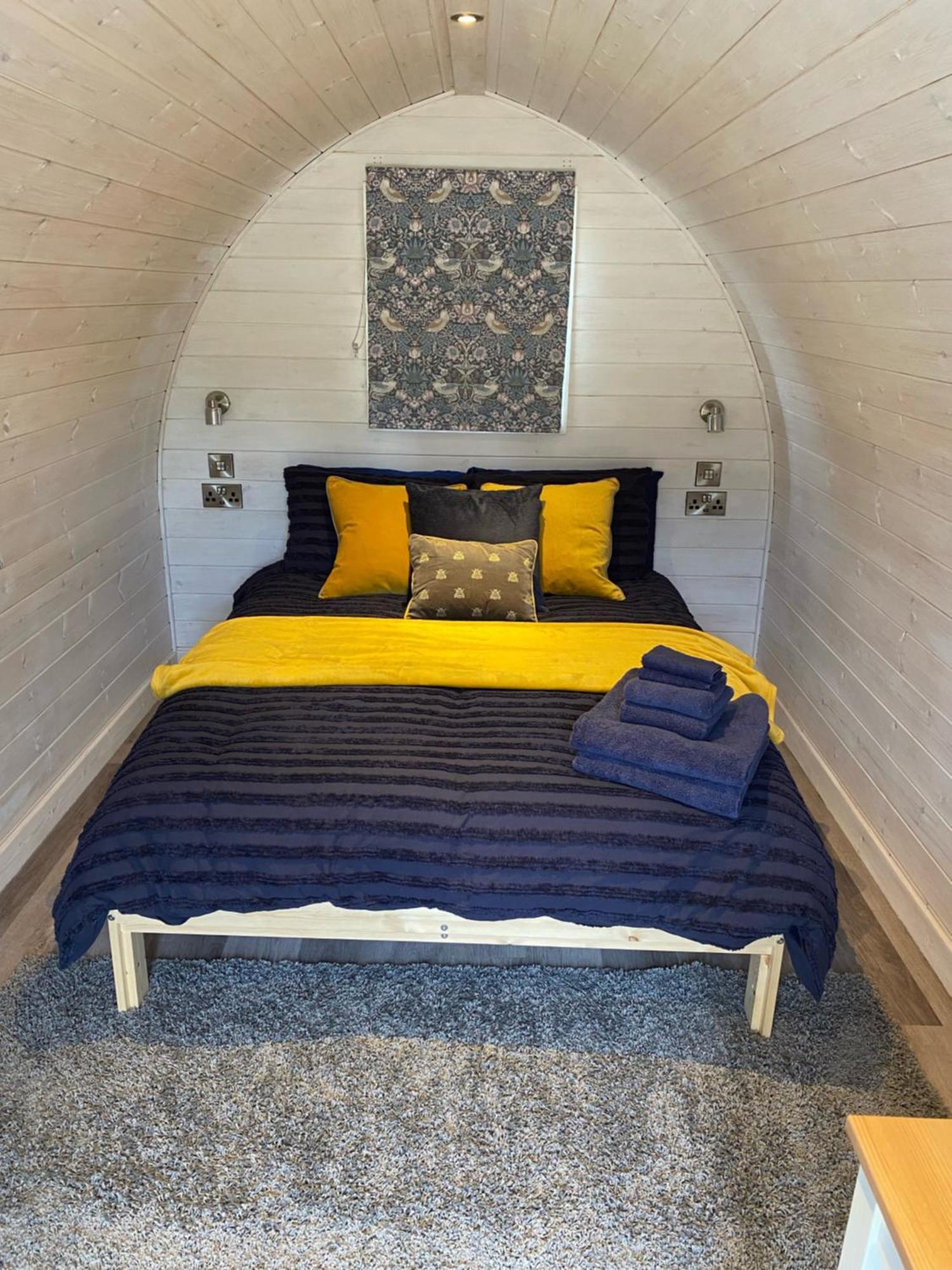 The Downs Stables Glamping Pod Theos Charm Campismo de Luxo